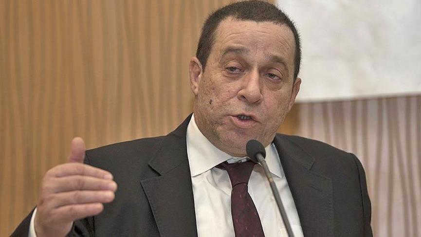 KKTC Maliye Bakanı Serdar Denktaş istifa etti