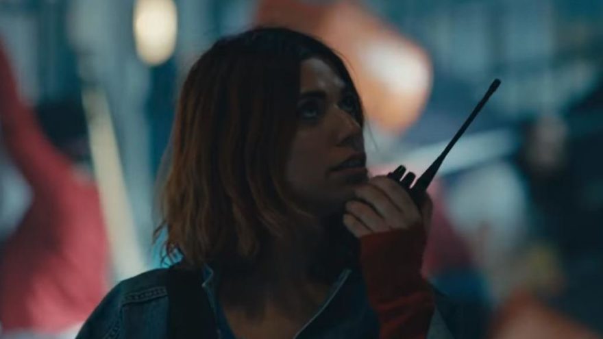 Azra ve Deniz yönetimi ele geçiriyor! Avlu 42. yeni bölüm fragmanı yayında!