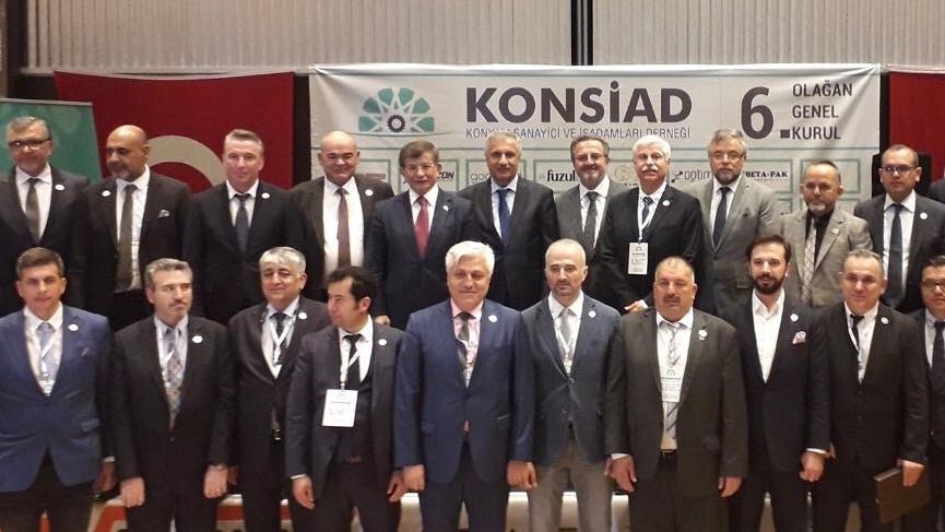 Davutoğlu sahaya indi: Allah yolumuzu açık etsin