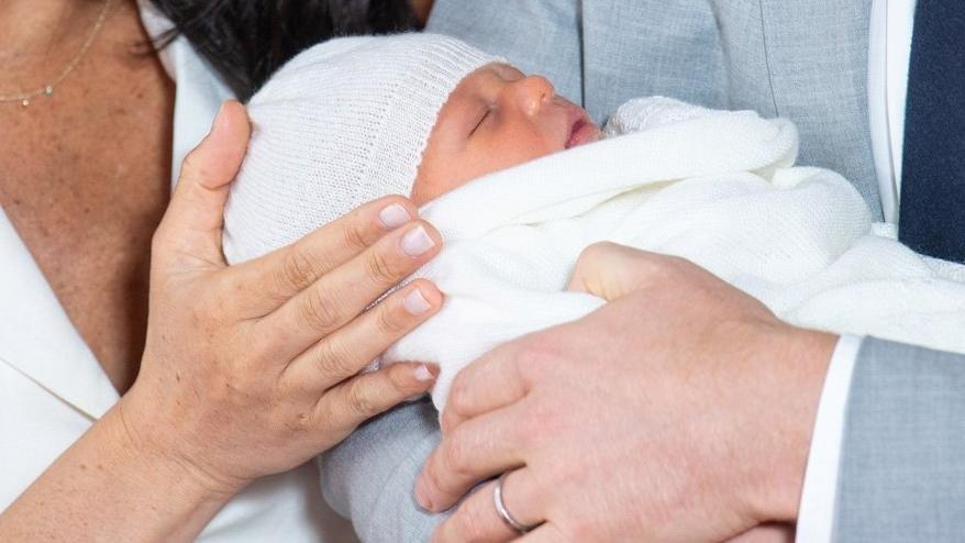 Meghan Markle ve Prens Harry bakın çocuklarına neden Archie adını koymuş