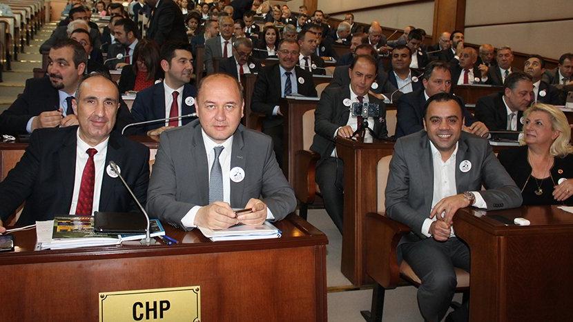 İmamoğlu yok ama vaatleri bir bir kabul ediliyor