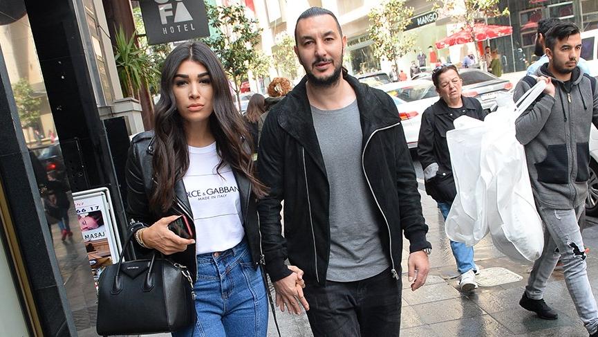 Necati Ateş gönlünü İzmirli sosyetiğe kaptırdı