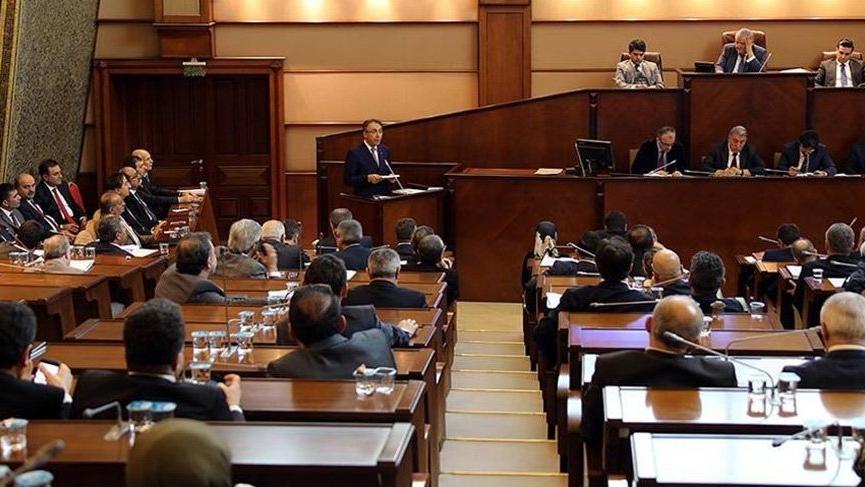 İBB Meclisi’nde FETÖ soruları! ‘Allah belasını versin!’