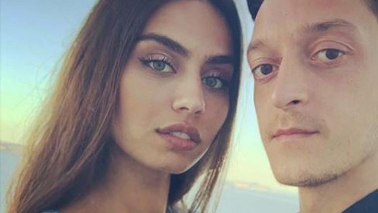 Mesut Özil ve Amine Gülşe düğün hazırlıklarını tamamladı