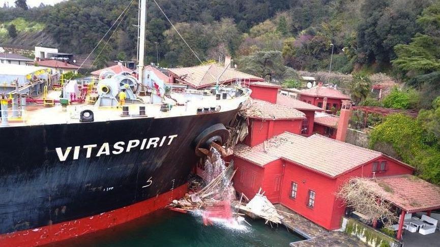 Tarihi yalıya çarpan geminin ödeyeceği miktar belli oldu