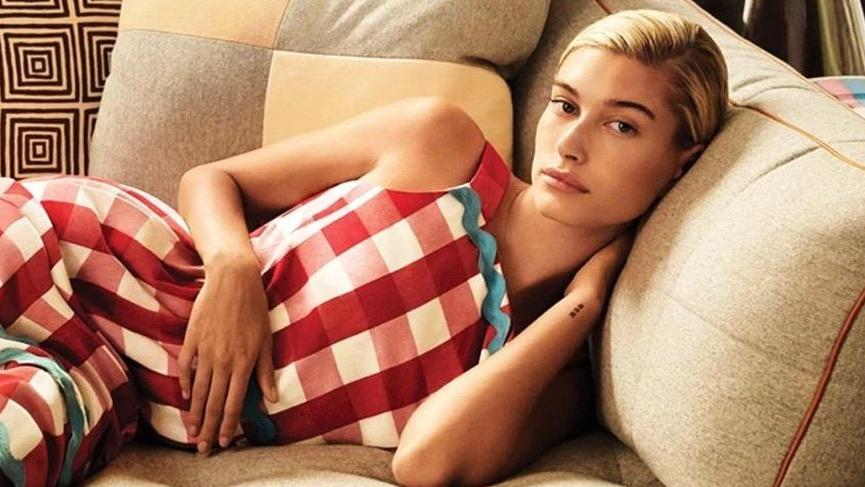 Kendall karnını sevdi, Hailey hamile haberleri gündeme geldi