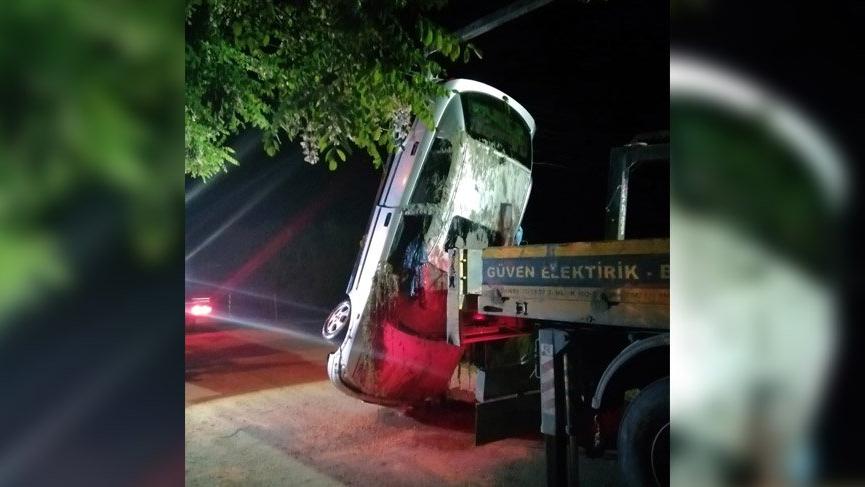 Sulama kanalına devrilen otomobildeki kadın ile gelini öldü