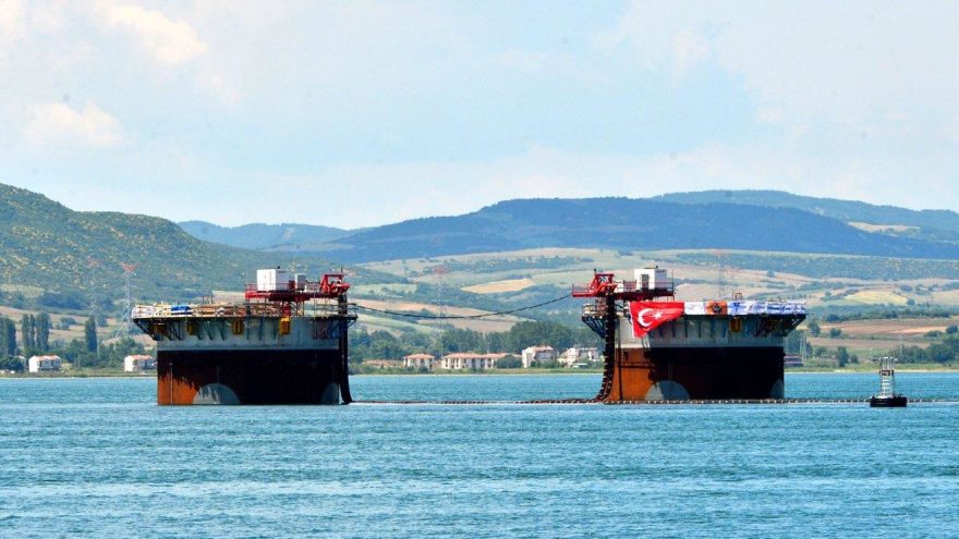 ‘Simgelerin Köprüsü’nün Asya ayağı batırıldı
