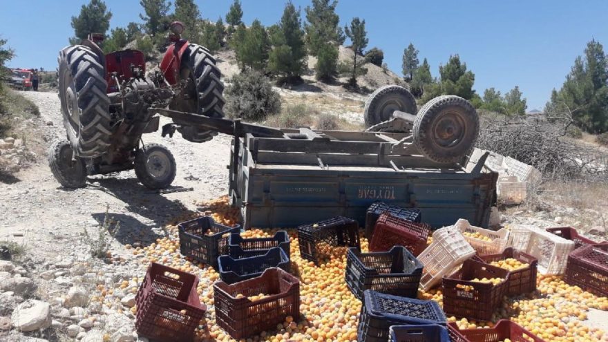Mersin’de traktör devrildi: 1 ölü 8 yaralı