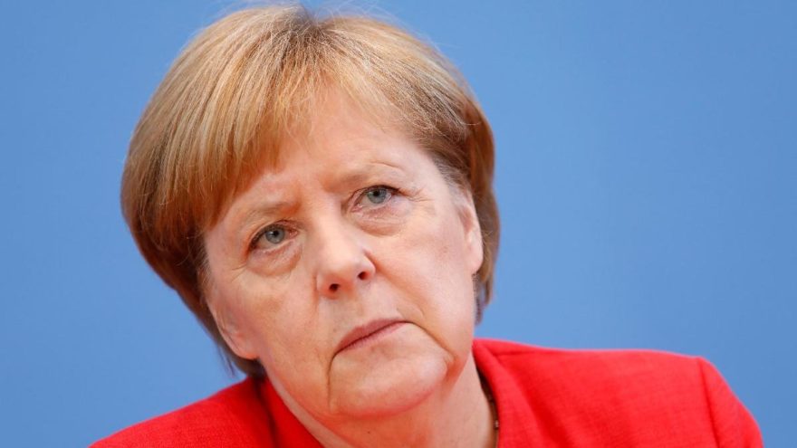 Merkel’den kafaları karıştıran açıklama: Karanlık güçler yükseliyor