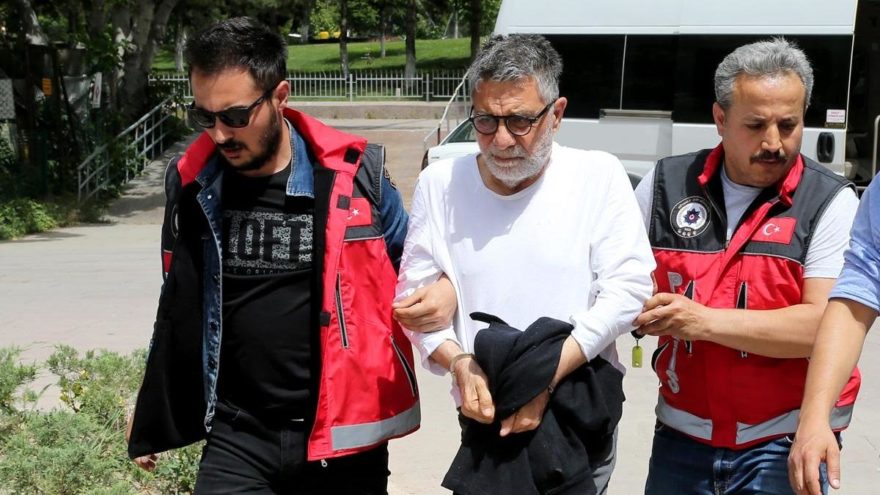 Zümrüt Apartmanı kitabının yayıncısı teslim oldu