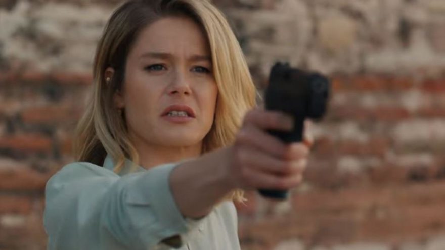 Dila iki ateş arasında! Kuzgun sezon finali yayınlandı (Kuzgun 16. son bölüm izle)