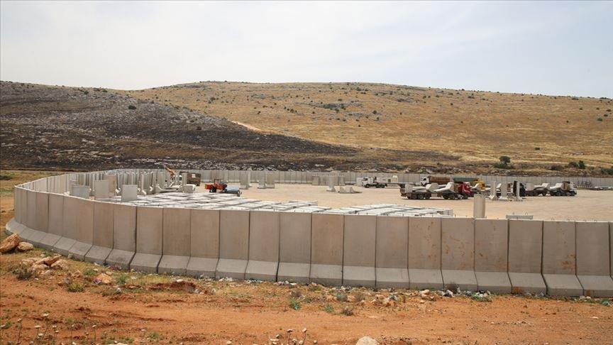 İdlib’deki gözlem noktalarına beton blok sevkiyatı