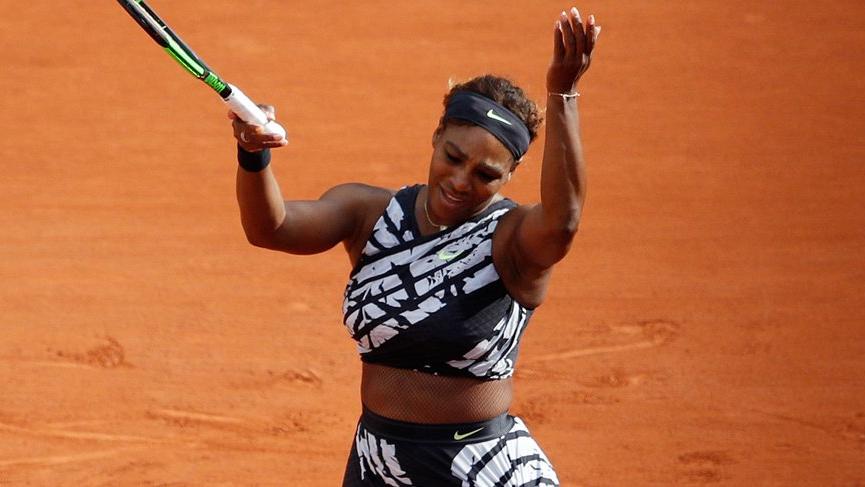Serena Williams Fransa Açık Tenis Turnuvası’na mesaj içerikli bir kıyafetle çıktı