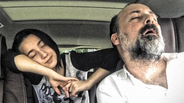 Oğlunu beklerken uyuyakaldı