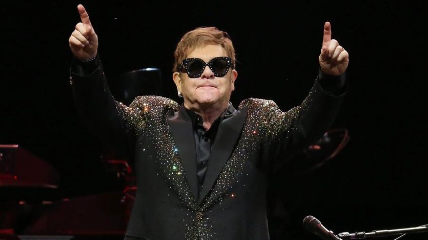 Elton John’dan şok sözler: “Avrupalıyım, aptal, sömürgeci bir İngiliz değil!”