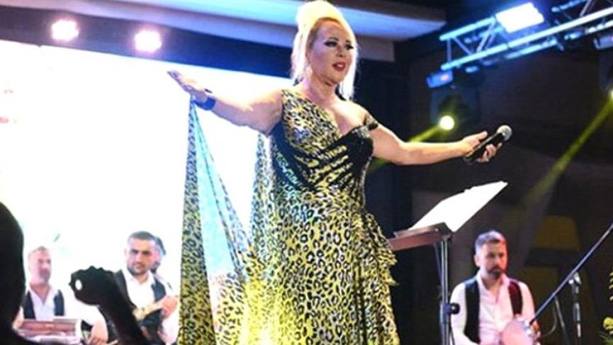 Safiye Soyman oğlunu görünce gözyaşlarını tutamadı