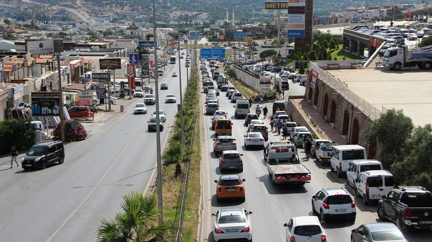 170 Bin Nufuslu Bodrum A Bayramda 150 Bin Arac Giris Yapti Ekonomi Haberleri