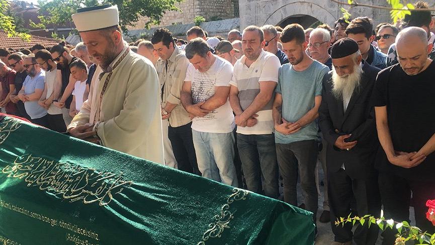 Rapçi Ceza’nın babası son yolculuğuna uğurlandı
