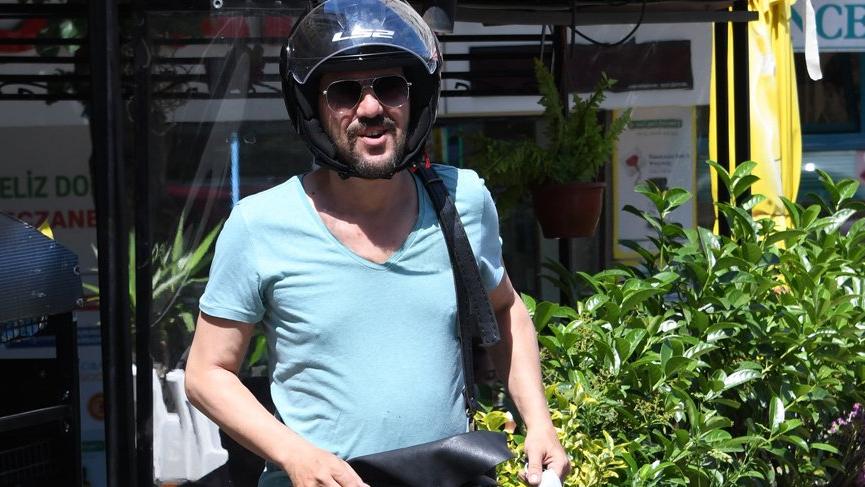İlker Aksum yürürken bile emniyetli!
