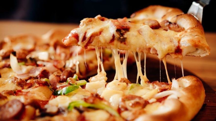 Pizza nasıl yapılır? İşte kolay pizza tarifi