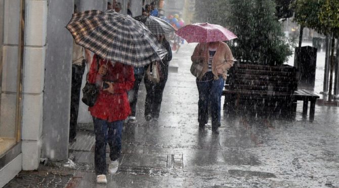 Meteoroloji den İstanbul Anadolu Yakası nda sağanak yağış uyarısı