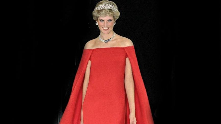 Prenses Diana’nın kıyafetleri açık artırmada satıldı