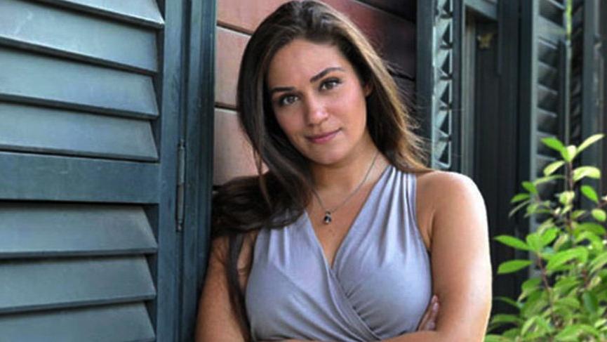 Özge Borak’tan aşk ve tokat benzetmesi