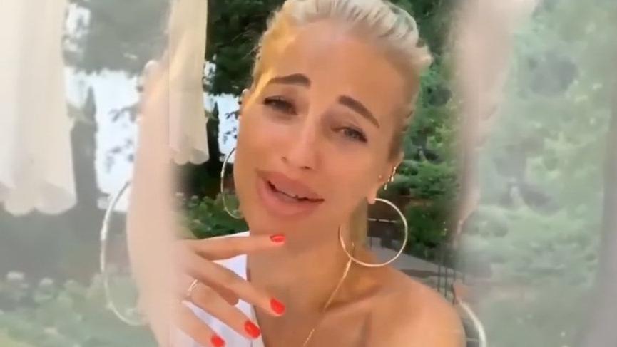 Burcu Esmersoy: Dudaklar aileden böyle