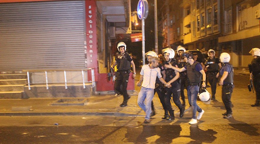 İstanbul Küçükçekmece’de taciz iddiası! Vatandaşlar sokağa döküldü - Resim : 3