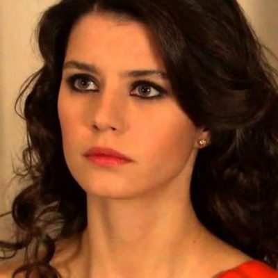 Beren Saat Ten Makyajsiz Tatil Paylasimi Magazin Haberleri