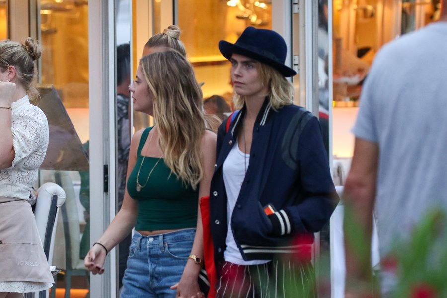 Cara Delevingne ile Ashley Benson nişanlandın mı?