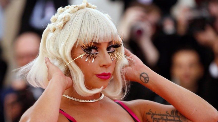 Lady Gaga kozmetik markası çıkarıyor