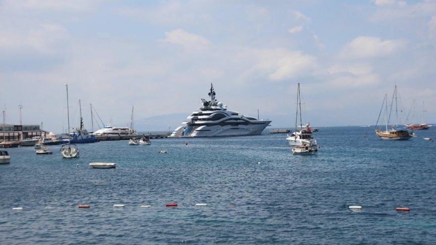Katar emirinin 300 milyon dolar değerindeki yüzen sarayı Bodrum’da