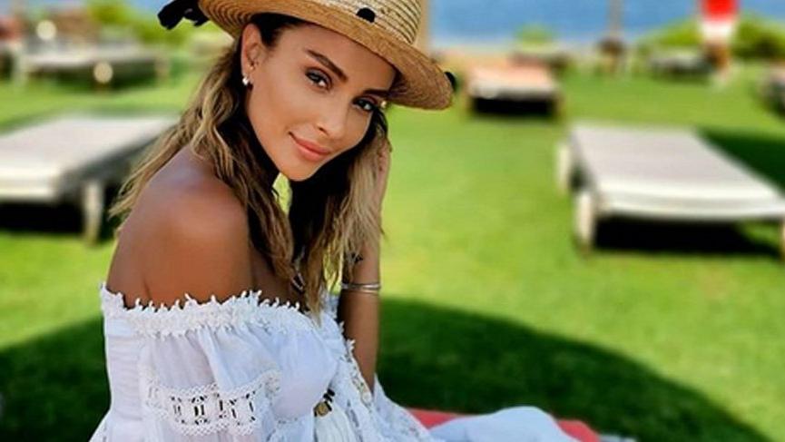 Özge Ulusoy kendisini gençleştirdi
