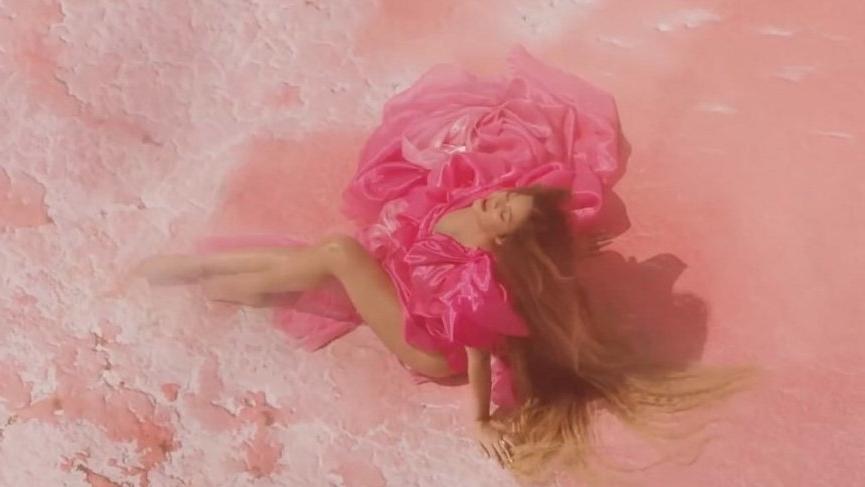 Beyonce’nin Spirit klibi bir moda şovuna dönüştü