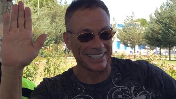 Jean Claude Van Damme’ı karşılarında görünce şoke oldular