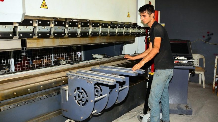 Ekmekler değerleniyor, hayvanlar doyuruluyor