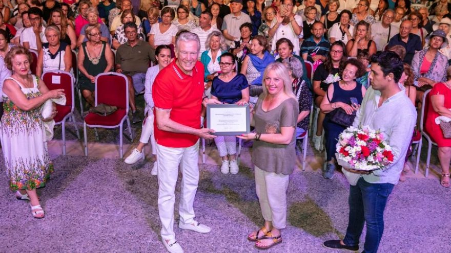 Uğur Dündar adına ağaç diktiler