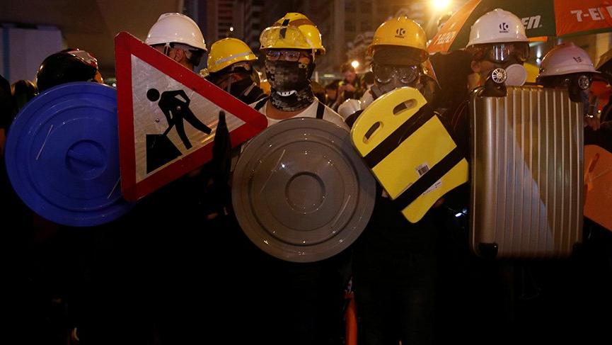 Çin’den Hong Kong’a askeri müdahale iması!