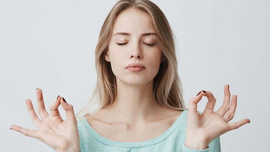 Yüz yogası nasıl yapılır? İşte yüz yogası teknikleri…