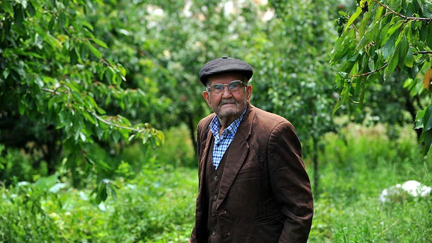 22 yıldır yoldan gelip geçenler yesin diye ‘Hayrat Bahçesi’ yapıyor