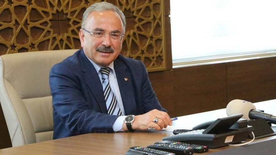 3 ayrı koltuğu ve 4 ayrı maaşı oldu