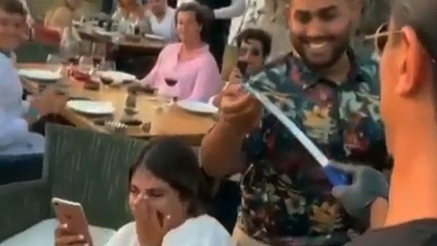 Nusret’te evlilik teklifi: Etin üzerinde tektaş!