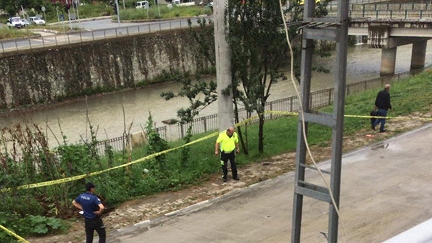Trabzonâun AraklÄ± ilÃ§esinde bir kiÅi kavga ettiÄi ÅahsÄ± Ã¶ldÃ¼rmek isterken, tartÄ±ÅtÄ±ÄÄ± ÅahsÄ±n babasÄ±nÄ± Ã¶ldÃ¼rdÃ¼. ile ilgili gÃ¶rsel sonucu