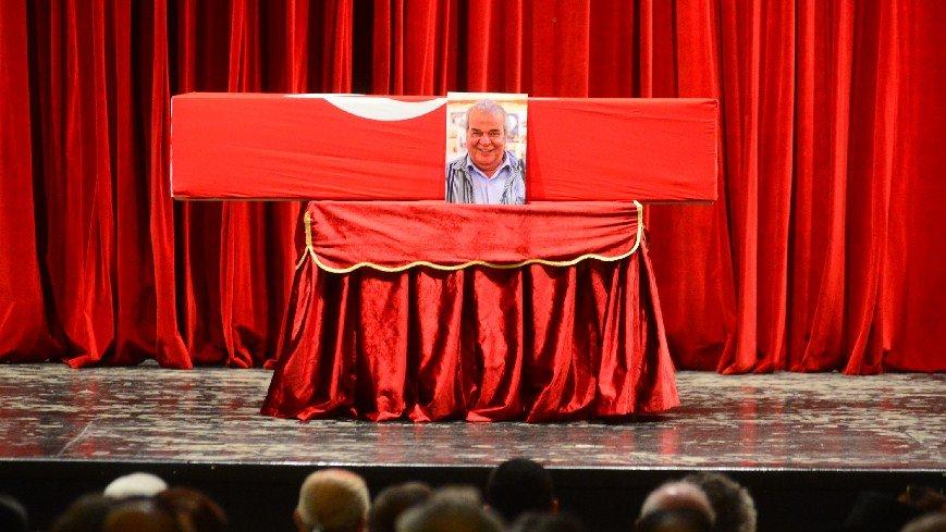 Usta oyuncu Cengiz Sezici, Adana’da toprağa verildi