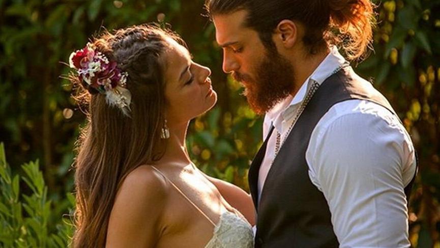 Can Yaman partneri Demet’e böyle teşekkür etti