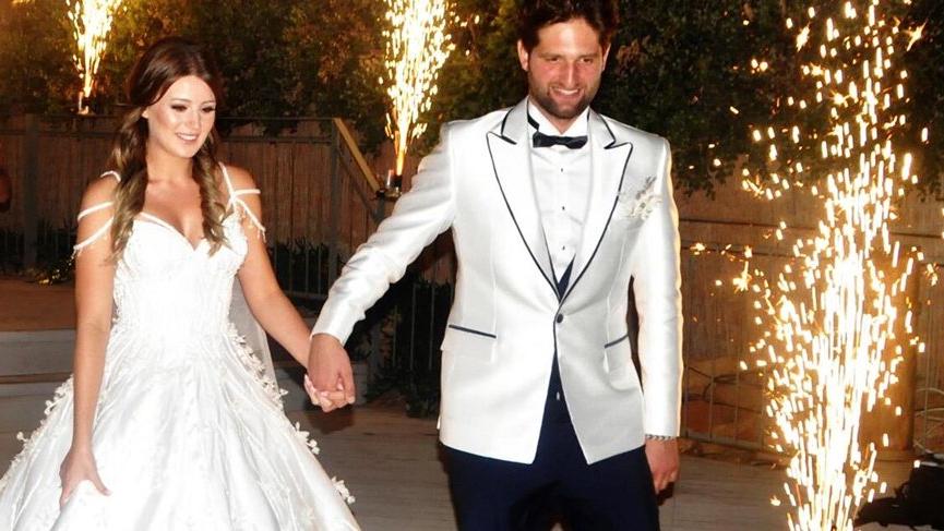 Gizem Karaca’dan gelinlik paylaşımı
