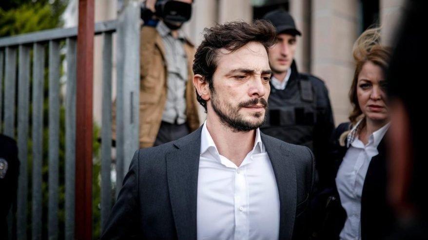 Ahmet Kural yeni sevgilisiyle objektiflere yakalandı