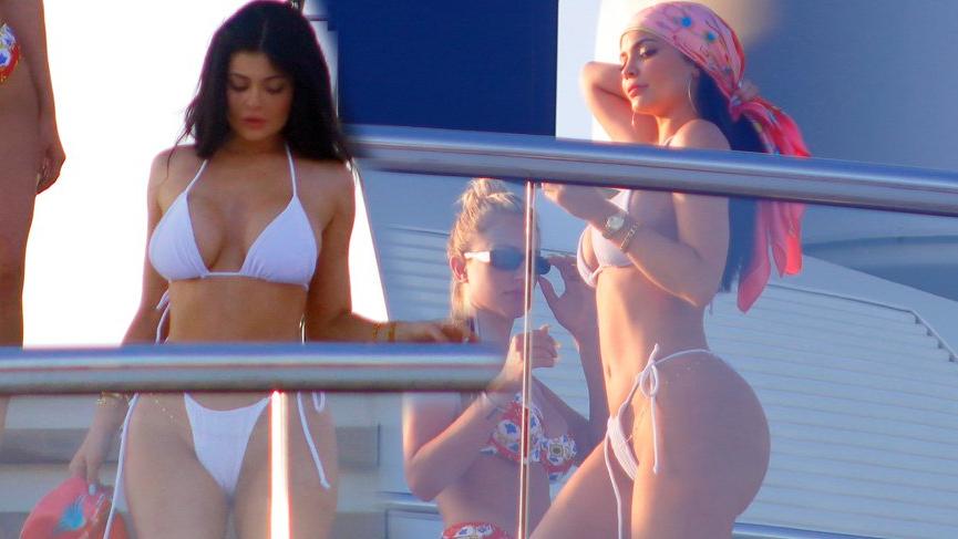 Kylie Jenner’ın 250 milyon dolarlık yattaki doğum günü kutlamaları başladı